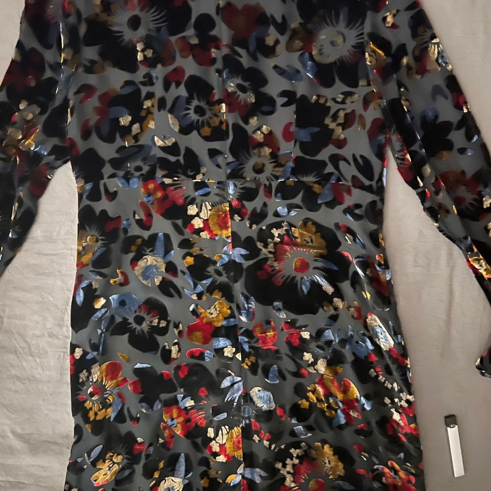 Dress. - Picture 4 of 4